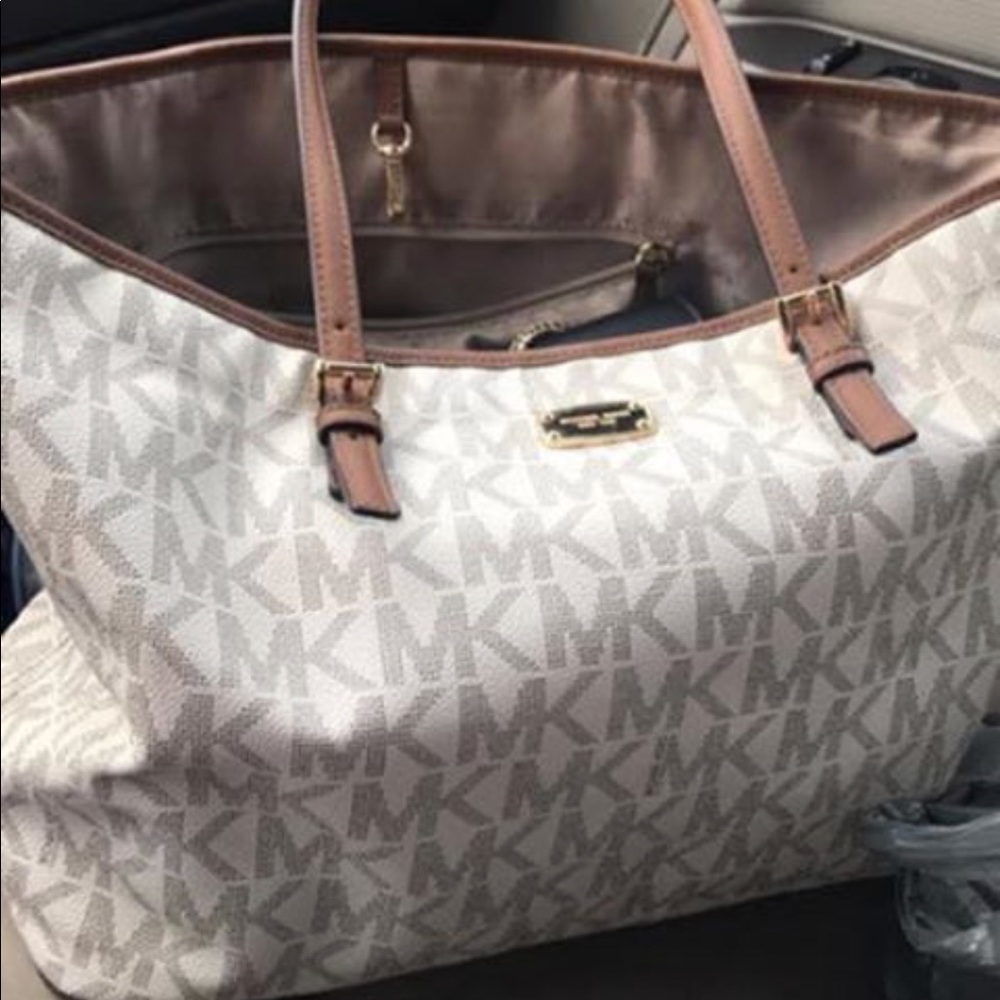 Micheal kors tote